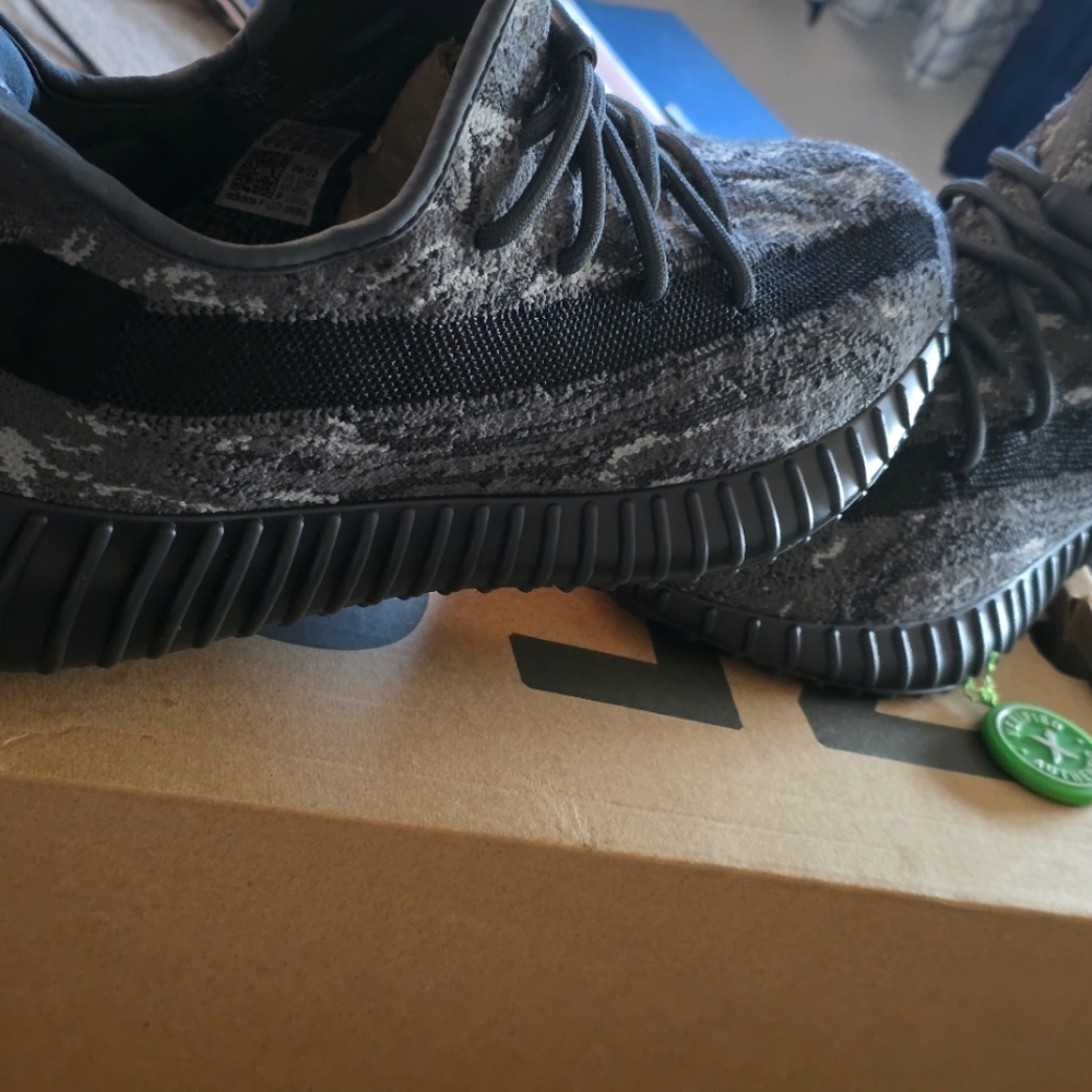 Yeezy 350 V2 MX Dark Saly